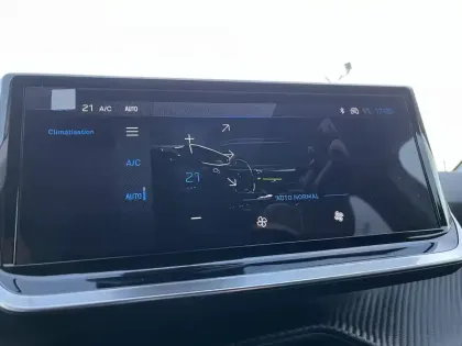 Photo 33 Peugeot 208  Hybrid 110 e-DCS6