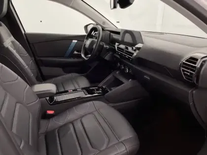 Photo 34 Citroën C4 e- 136 ch Automatique