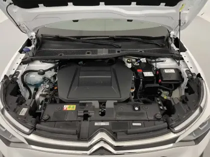 Photo 20 Citroën C4 e- 136 ch Automatique