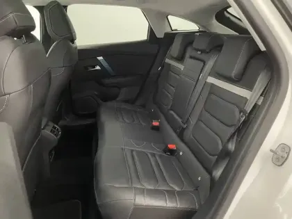 Photo 14 Citroën C4 e- 136 ch Automatique