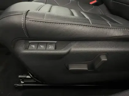 Photo 28 Citroën C4 e- 136 ch Automatique