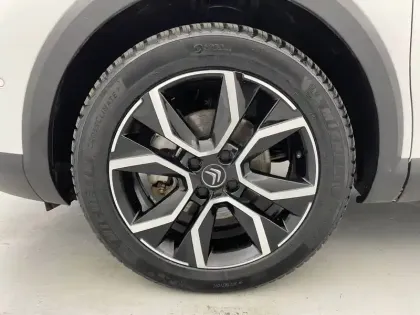 Photo 16 Citroën C4 e- 136 ch Automatique