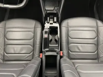 Photo 30 Citroën C4 e- 136 ch Automatique