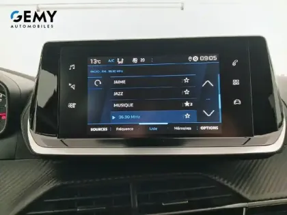 Photo 31 Peugeot 2008  PureTech 130 S&S BVM6