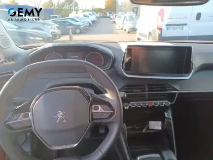 Photo 12 Peugeot 2008  PureTech 130 S&S BVM6