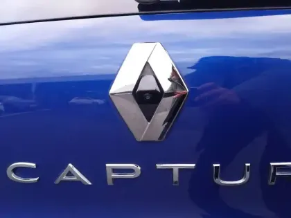 Photo 16 Renault Captur  E-Tech full hybrid 145