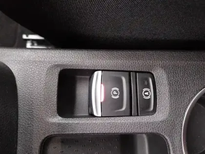 Photo 26 Renault Captur  E-Tech full hybrid 145