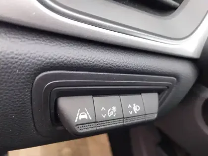 Photo 19 Renault Captur  E-Tech full hybrid 145