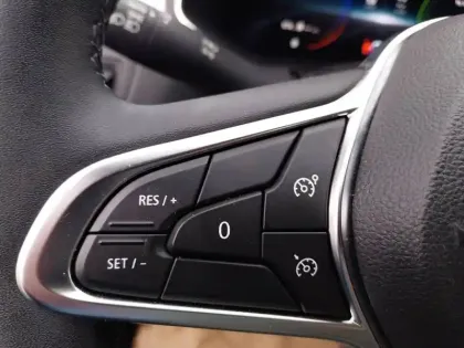 Photo 20 Renault Captur  E-Tech full hybrid 145