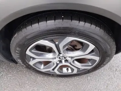 Photo 12 Renault Captur  E-Tech full hybrid 145