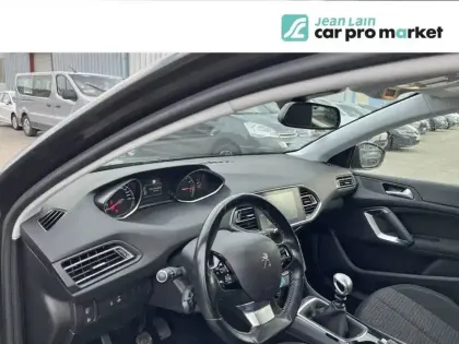 Photo 12 Peugeot 308  PureTech 110ch S&S BVM6