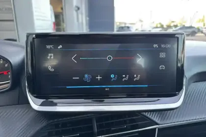 Photo 40 Peugeot 208 Gén. II Ph2 Style 5