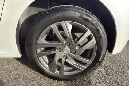 Photo 9 Peugeot 208  PureTech 75 S&S BVM5