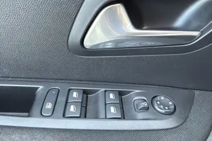 Photo 22 Peugeot 208  PureTech 75 S&S BVM5