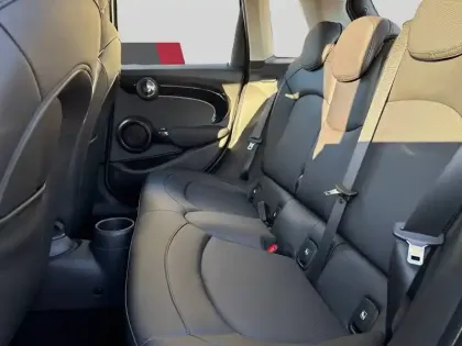 Photo 13 Mini Mini Hatch 5 Portes Cooper 136 ch DKG7