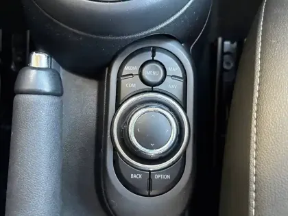 Photo 23 Mini Mini Hatch 5 Portes Cooper 136 ch DKG7