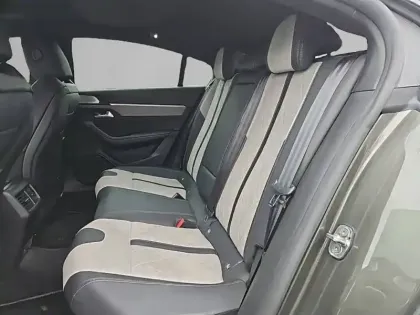 Photo 11 Peugeot 508  Hybrid 225 e-EAT8