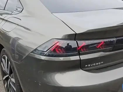 Photo 16 Peugeot 508  Hybrid 225 e-EAT8