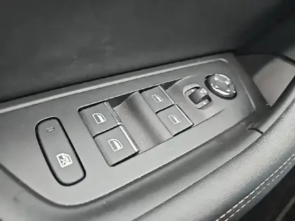 Photo 14 Peugeot 508  Hybrid 225 e-EAT8