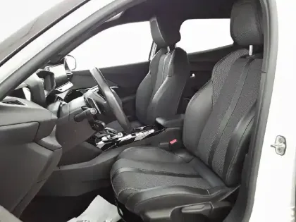 Photo 10 Peugeot 2008  PureTech 130 S&S EAT8