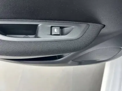 Photo 14 Peugeot 208  PureTech 75 S&S BVM5