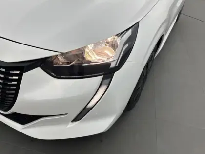 Photo 15 Peugeot 208  PureTech 75 S&S BVM5