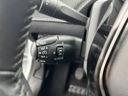 Photo 19 Peugeot 208  PureTech 75 S&S BVM5