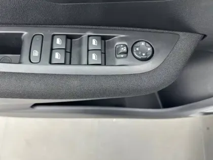 Photo 17 Peugeot 208  PureTech 75 S&S BVM5