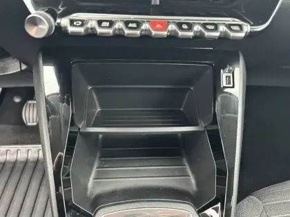 Photo 23 Peugeot 208  PureTech 75 S&S BVM5