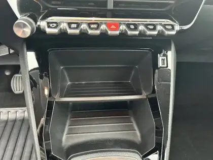 Photo 23 Peugeot 208  PureTech 75 S&S BVM5