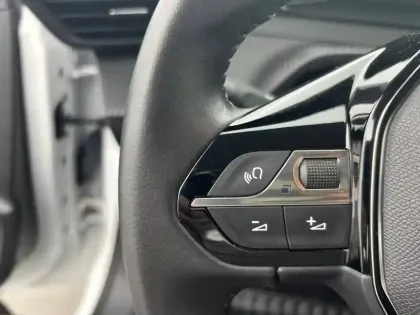 Photo 18 Peugeot 208  PureTech 75 S&S BVM5