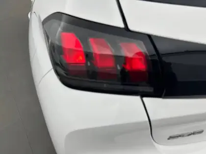 Photo 16 Peugeot 208  PureTech 75 S&S BVM5