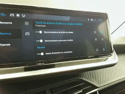 Photo 20 Peugeot 208  Hybrid 100 e-DCS6