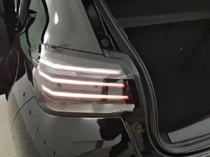 Photo 16 Peugeot 208  Hybrid 100 e-DCS6