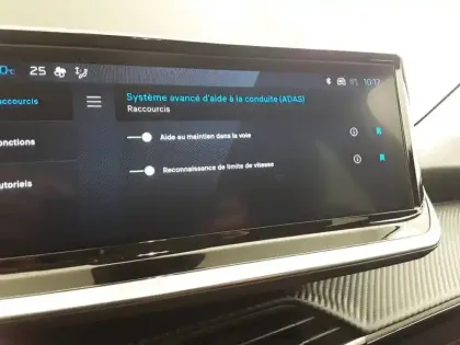 Photo 18 Peugeot 208  Hybrid 100 e-DCS6