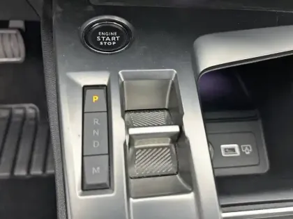 Photo 13 Peugeot 308  BlueHDi 130ch S&S EAT8