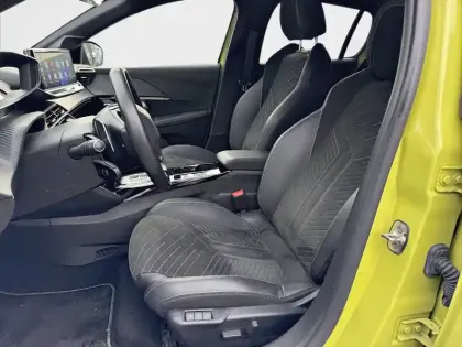 Photo 10 Peugeot 208  Hybrid 136 e-DCS6