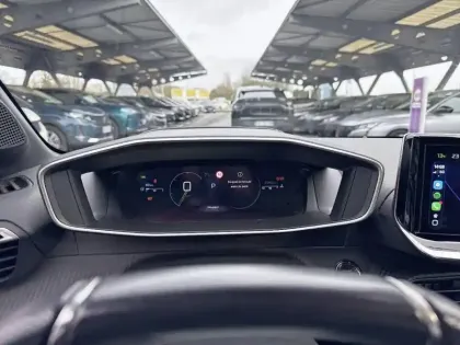 Photo 9 Peugeot 208  Hybrid 136 e-DCS6