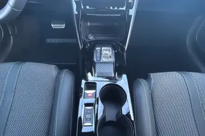 Photo 14 Peugeot 208  Hybrid 110 e-DCS6