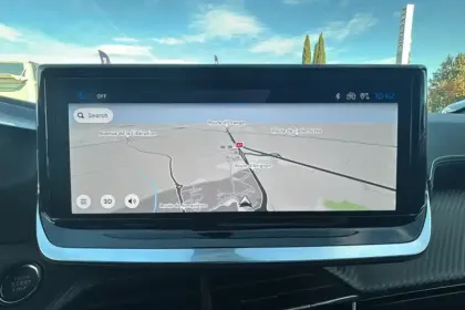 Photo 16 Peugeot 208  Hybrid 110 e-DCS6