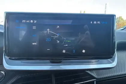 Photo 18 Peugeot 208  Hybrid 110 e-DCS6