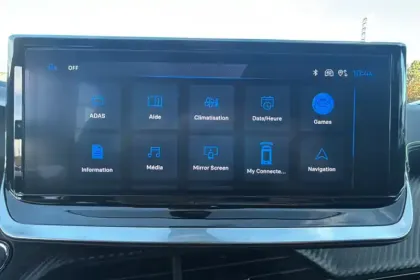 Photo 20 Peugeot 208  Hybrid 110 e-DCS6