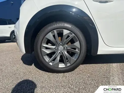 Photo 24 Peugeot 208  ELECTRIQUE 50 KWH 136