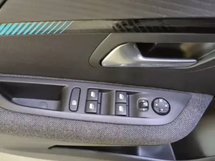 Photo 30 Peugeot 208  Electrique 50 kWh 136ch