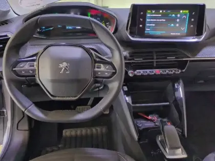 Photo 7 Peugeot 208  Electrique 50 kWh 136ch
