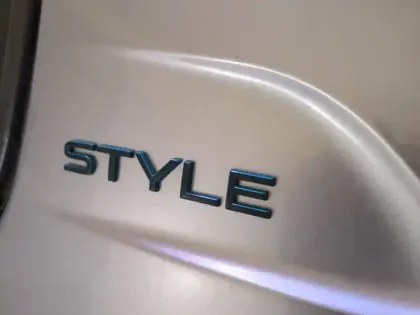 Photo 33 Peugeot 208  Electrique 50 kWh 136ch