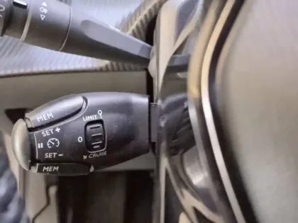 Photo 26 Peugeot 208  Electrique 50 kWh 136ch