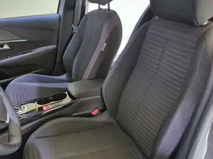 Photo 10 Peugeot 208  Electrique 50 kWh 136ch