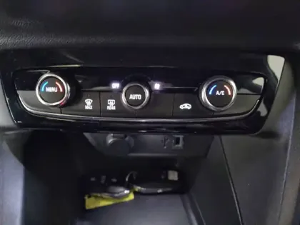 Photo 24 Opel Corsa  Electrique 136 ch & Batterie 50 kw/h