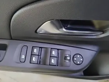 Photo 30 Opel Corsa  Electrique 136 ch & Batterie 50 kw/h